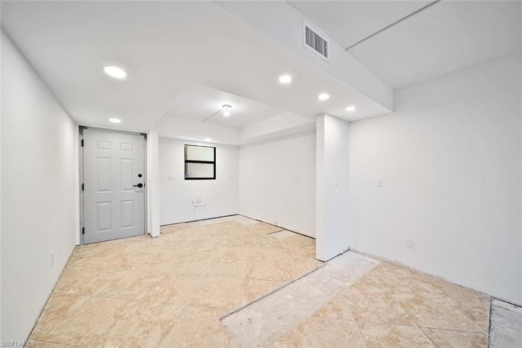2737 W Gulf DR # 122, SANIBEL FL 33957-12