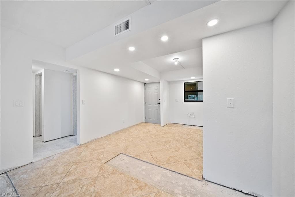 2737 W Gulf DR # 122, SANIBEL FL 33957-21