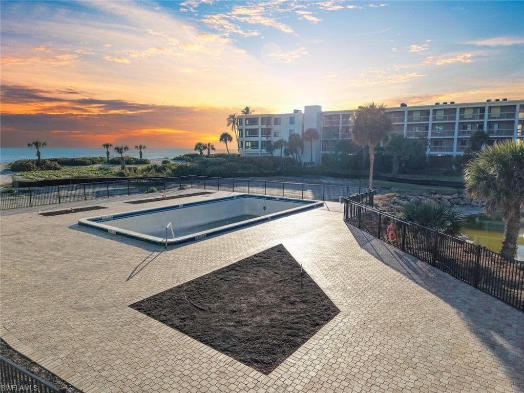 2737 W Gulf DR # 122, SANIBEL FL 33957-23