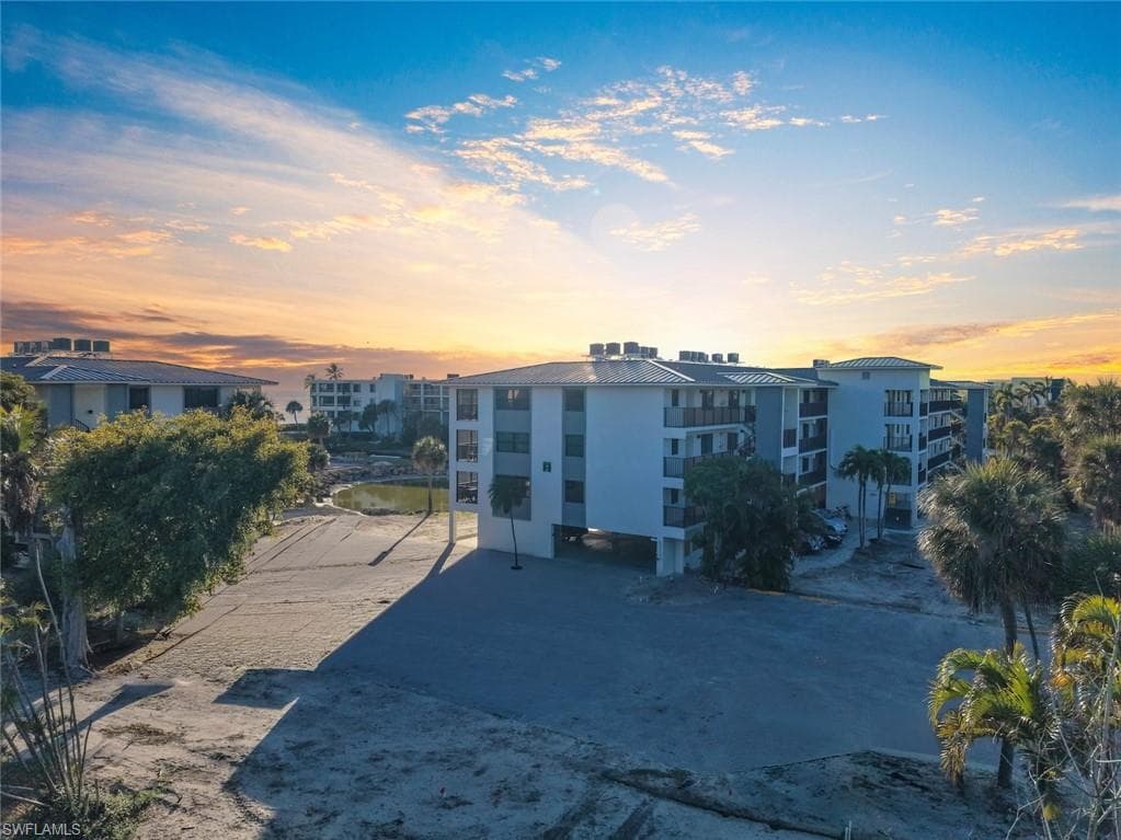 2737 W Gulf DR # 122, SANIBEL FL 33957-24