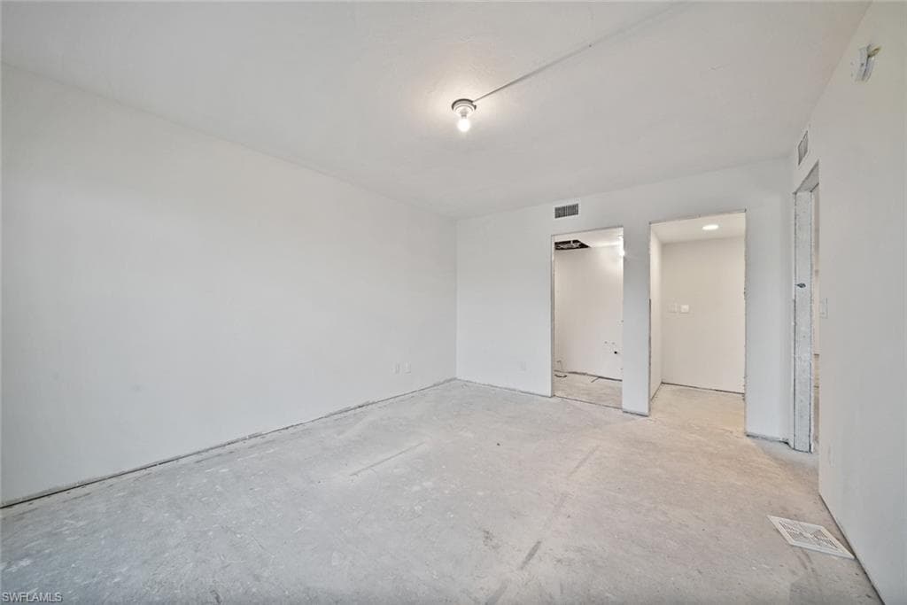 2737 W Gulf DR # 122, SANIBEL FL 33957-20