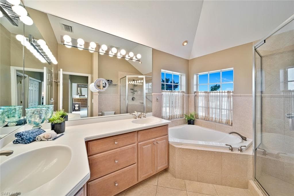 5810 Pine Tree DR-23