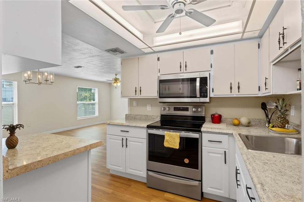 579 13th ST N, NAPLES FL 34102-1