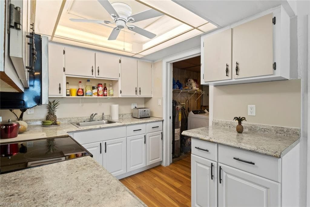 579 13th ST N, NAPLES FL 34102-5