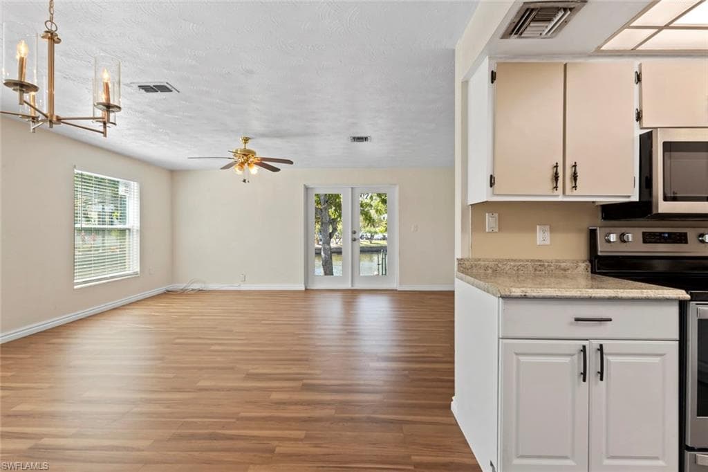 579 13th ST N, NAPLES FL 34102-6