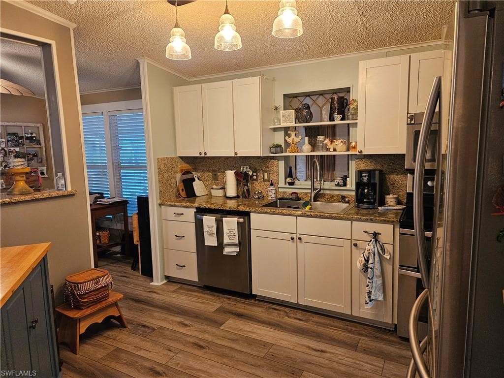 14 Peridot AVE 14PT-9