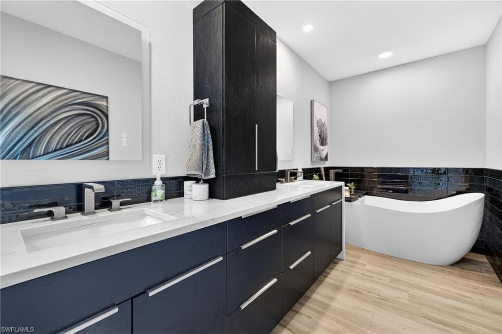 14041 River RD, FORT MYERS FL 33905-22