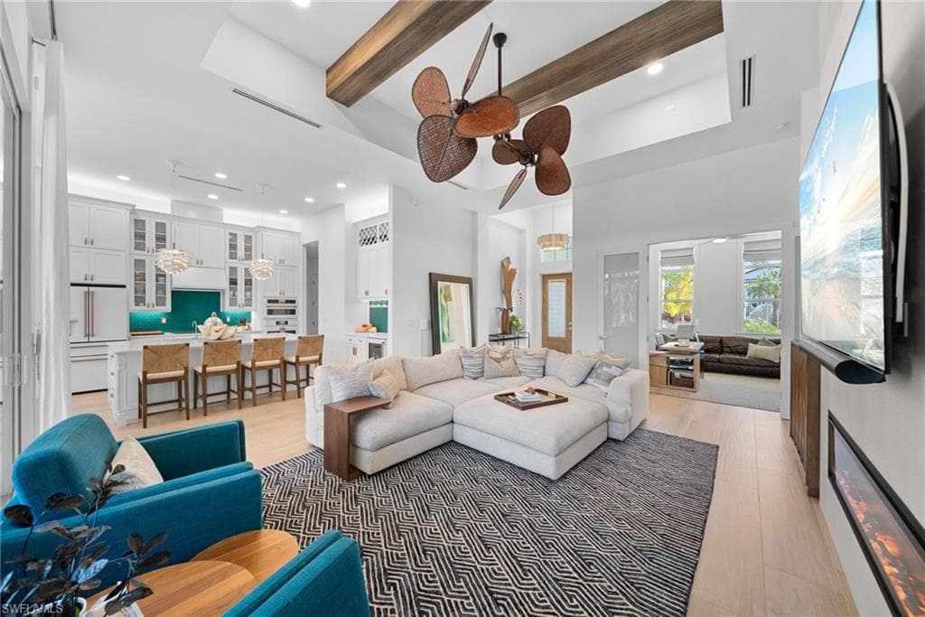 27000 Flamingo DR, BONITA SPRINGS FL 34135-8