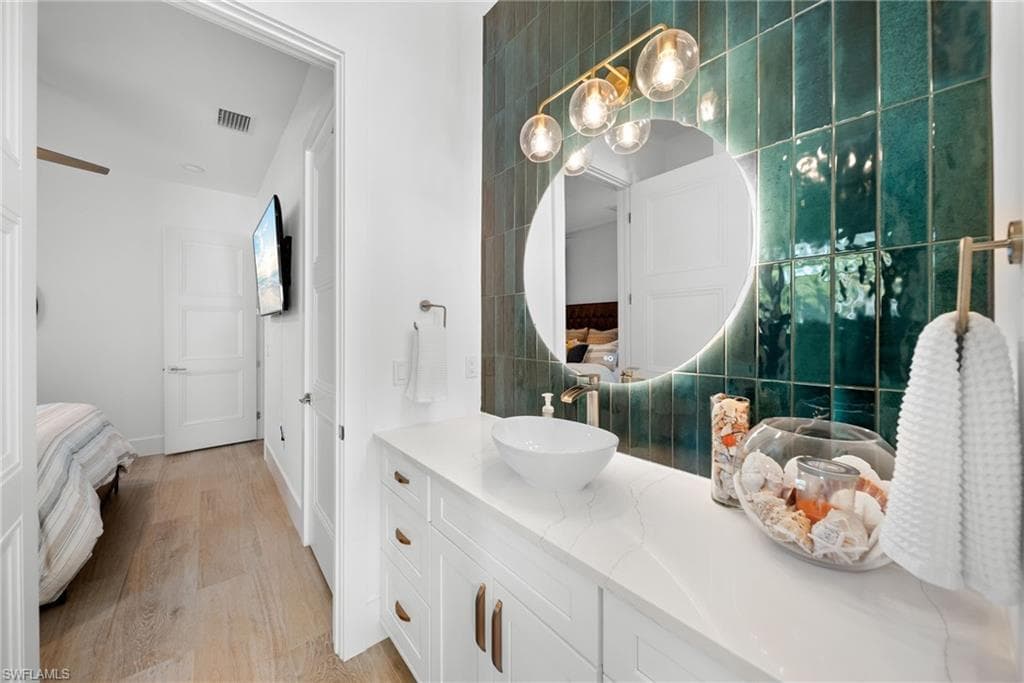 27000 Flamingo DR, BONITA SPRINGS FL 34135-39