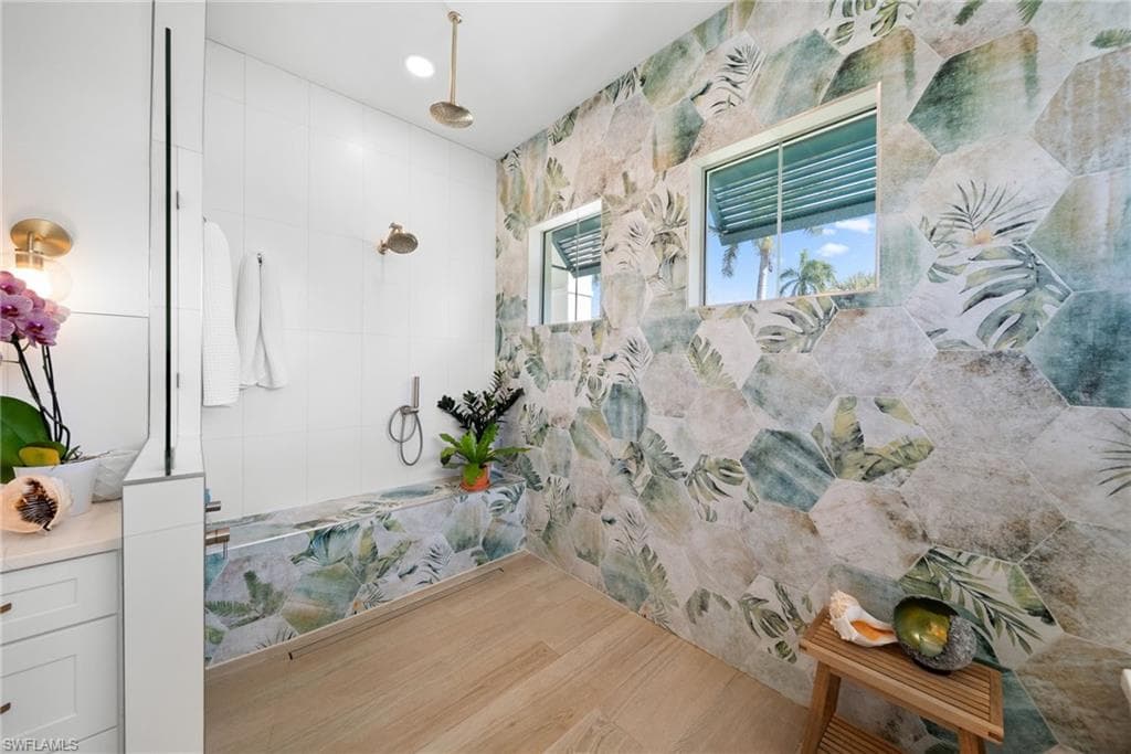 27000 Flamingo DR, BONITA SPRINGS FL 34135-34