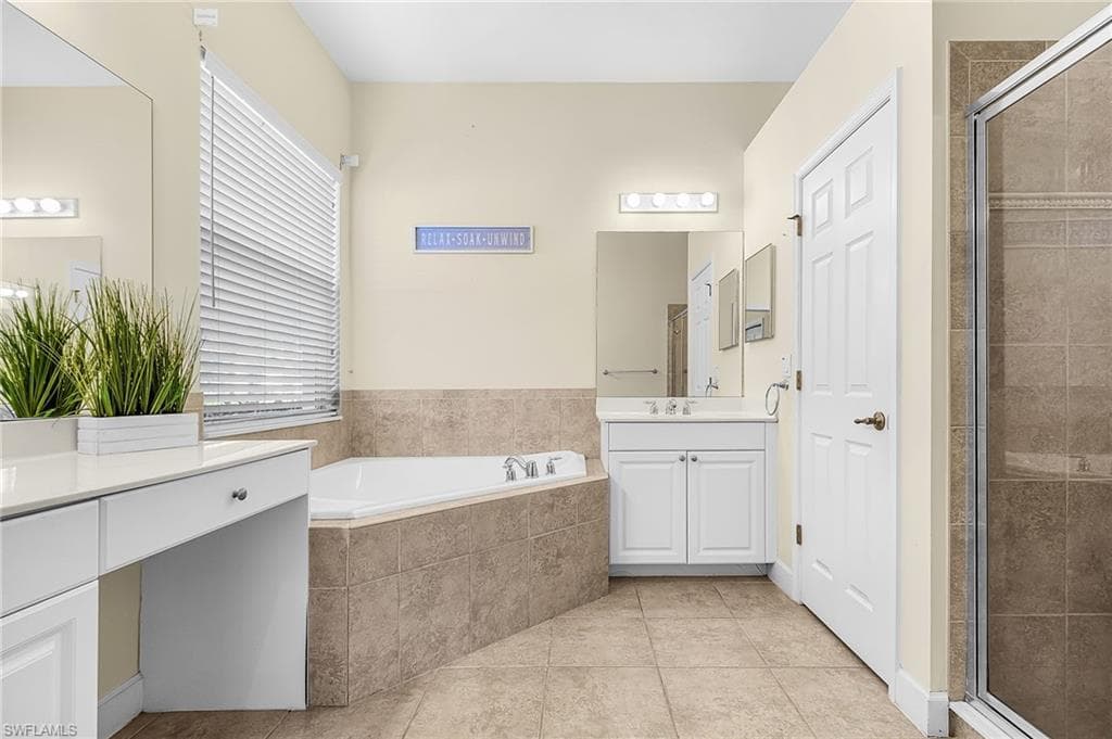3811 Lakeview Isle CT-21