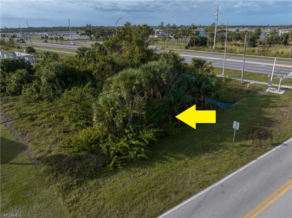 9025 Fruitland AVE-13