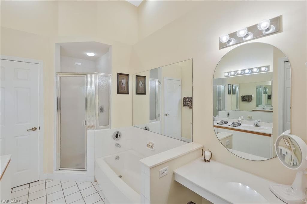 2305 Hidden Lake DR # 3704, NAPLES FL 34112-16