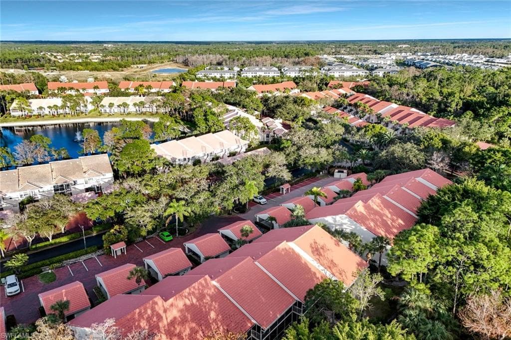 2305 Hidden Lake DR # 3704, NAPLES FL 34112-35