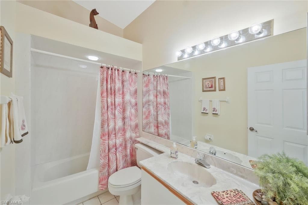 2305 Hidden Lake DR # 3704, NAPLES FL 34112-19