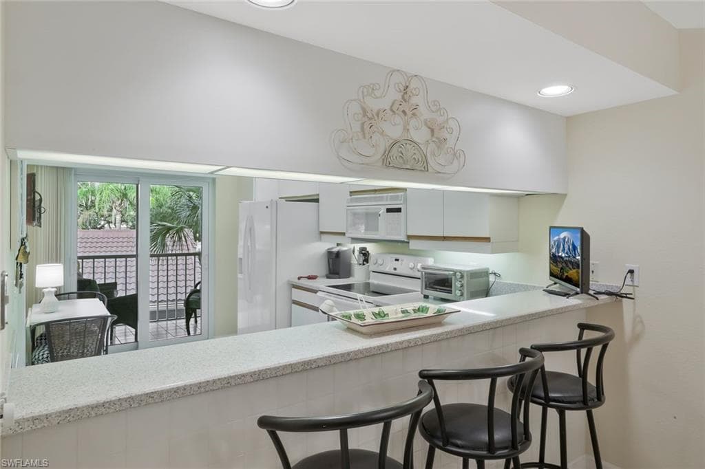 2305 Hidden Lake DR # 3704, NAPLES FL 34112-10