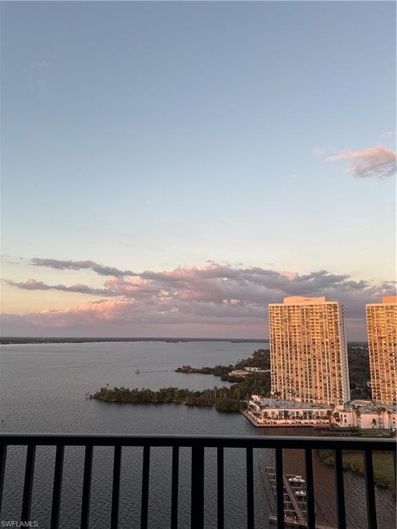 2797 First ST # 2105, FORT MYERS FL 33916-2