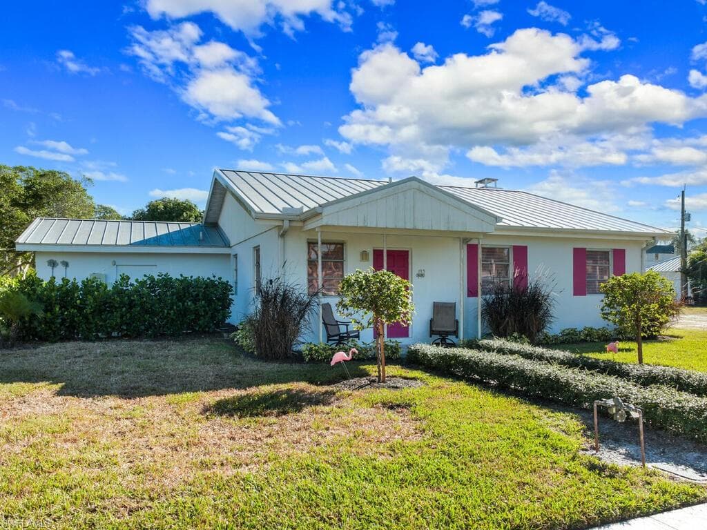 784 11th ST N, NAPLES FL 34102-1