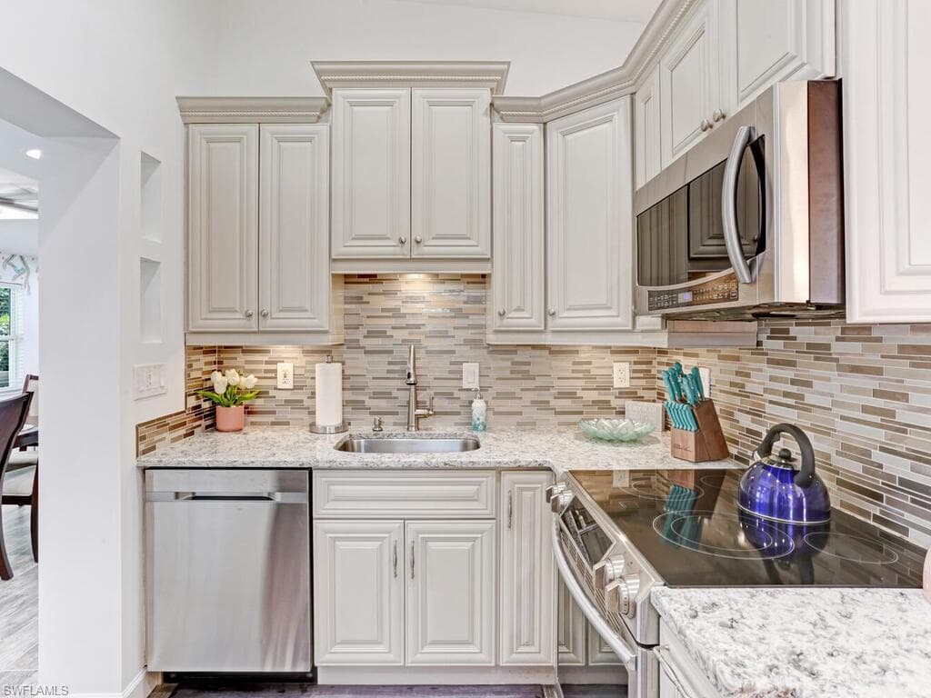 784 11th ST N, NAPLES FL 34102-11