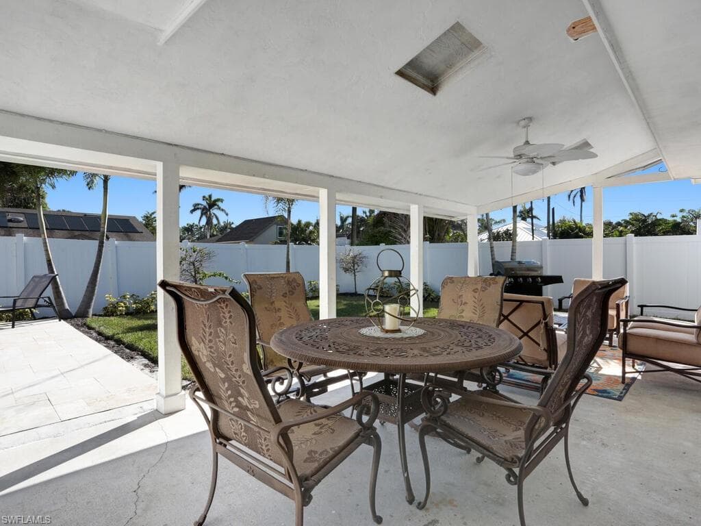 784 11th ST N, NAPLES FL 34102-25