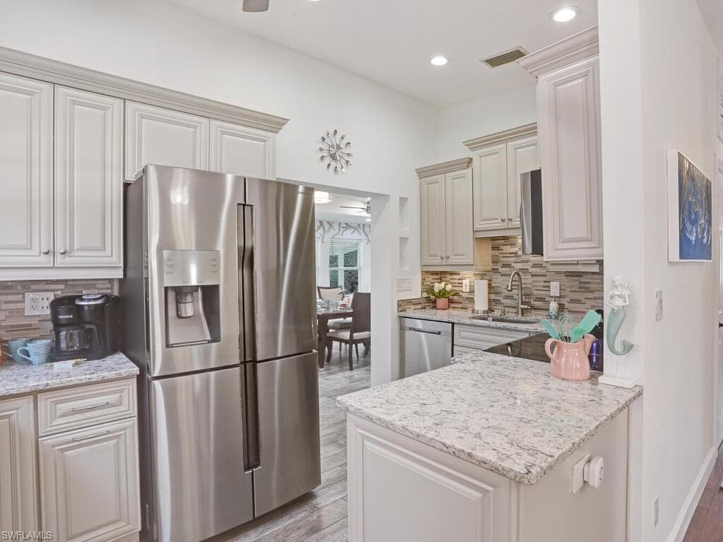 784 11th ST N, NAPLES FL 34102-8