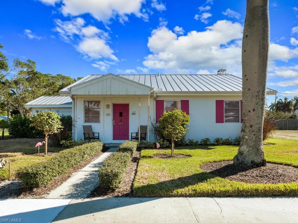 784 11th ST N, NAPLES FL 34102-30