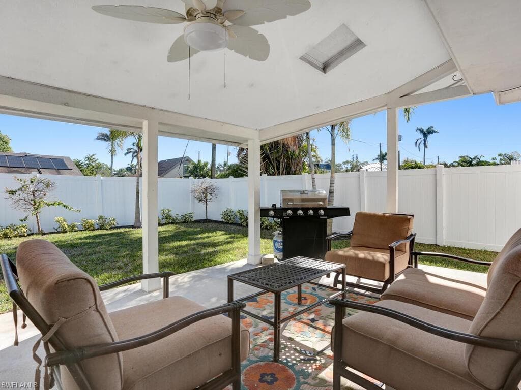 784 11th ST N, NAPLES FL 34102-24