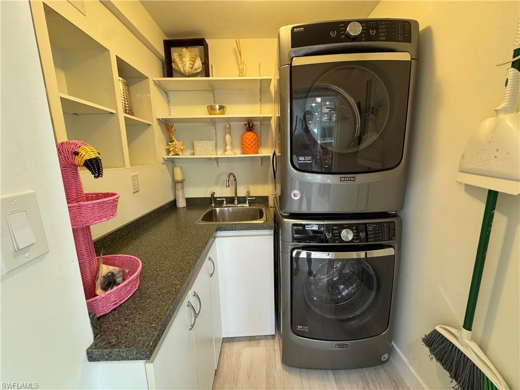 784 11th ST N, NAPLES FL 34102-20