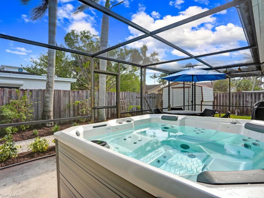 1014 Broad AVE N, NAPLES FL 34102-1