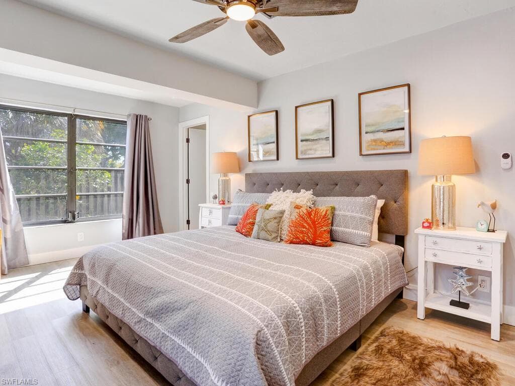 1014 Broad AVE N, NAPLES FL 34102-16