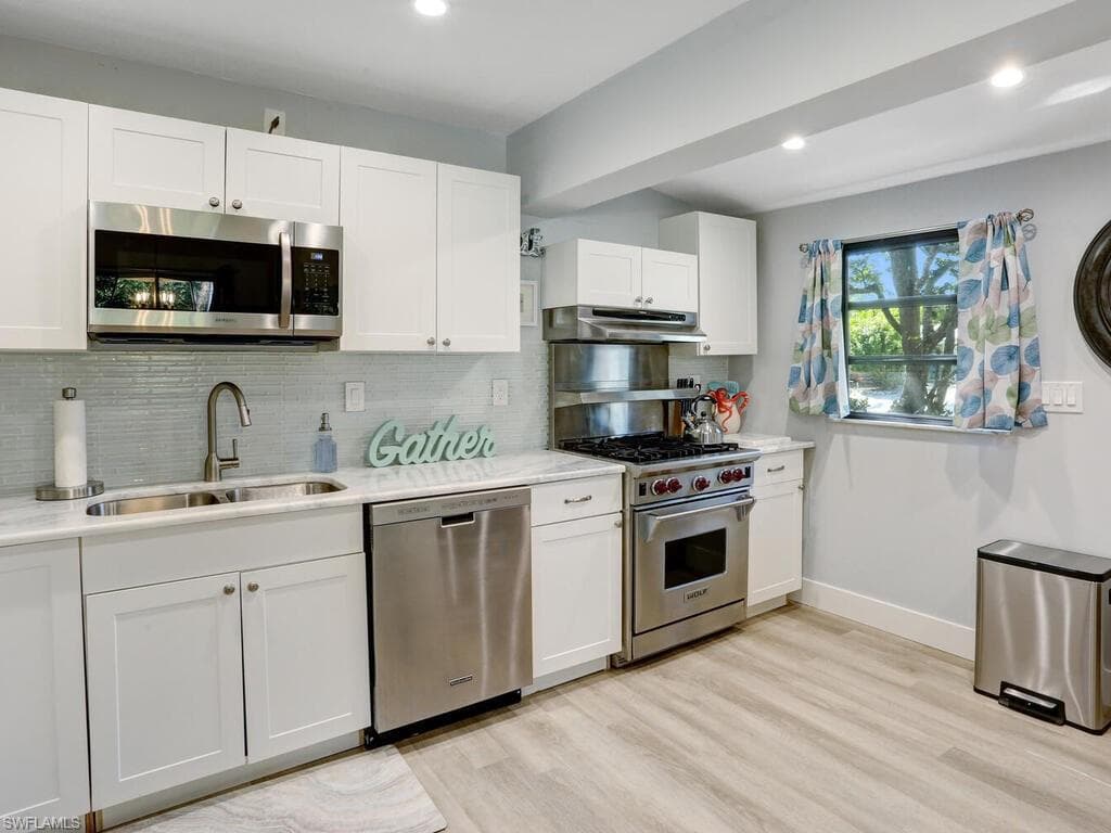 1014 Broad AVE N, NAPLES FL 34102-11
