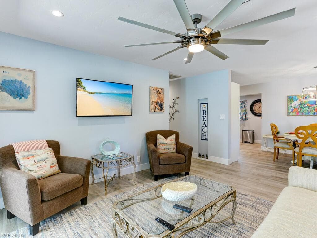 1014 Broad AVE N, NAPLES FL 34102-4