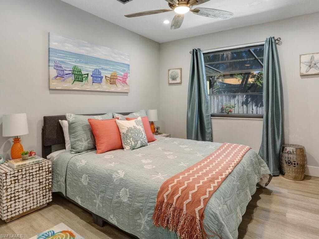 1014 Broad AVE N, NAPLES FL 34102-19