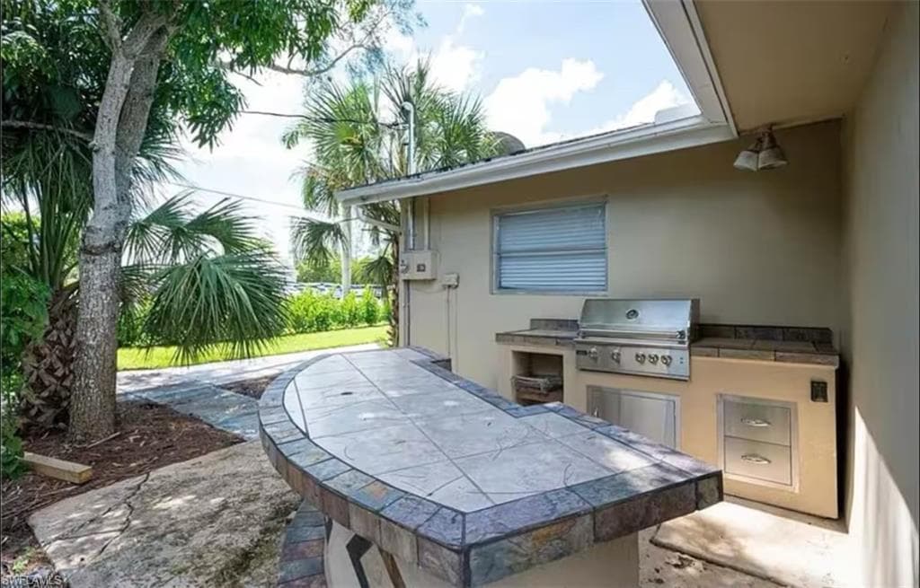 514 14th ST N, NAPLES FL 34102-19