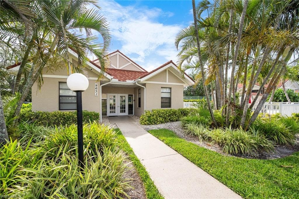 9639 Eaton Gardens LN # 3, FORT MYERS FL 33919-15