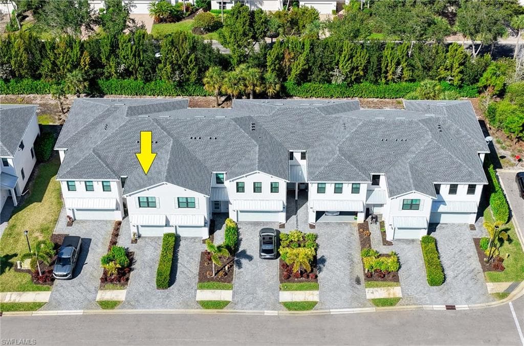 13045 Pembroke DR, NAPLES FL 34105-1