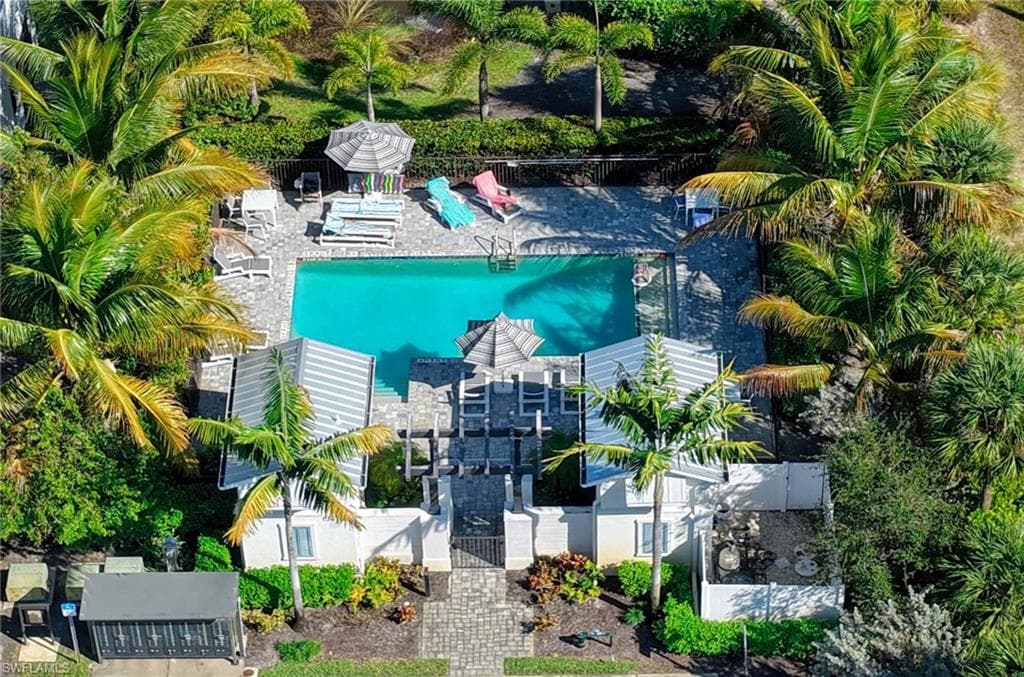 13045 Pembroke DR, NAPLES FL 34105-27