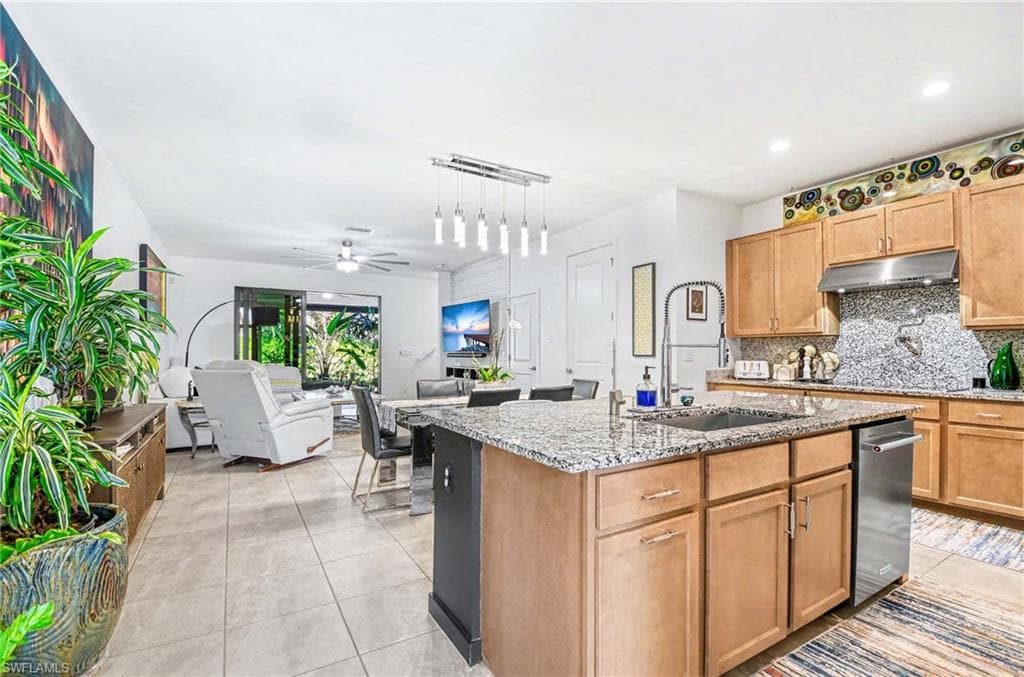 13045 Pembroke DR, NAPLES FL 34105-4