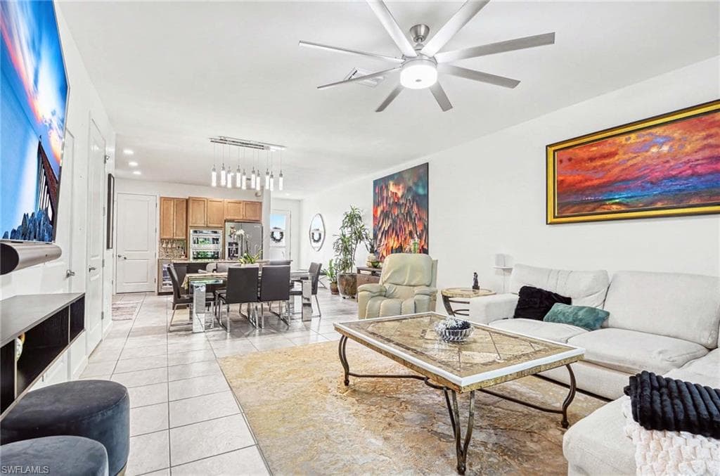 13045 Pembroke DR, NAPLES FL 34105-9