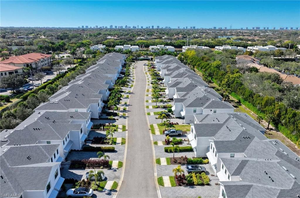 13045 Pembroke DR, NAPLES FL 34105-30