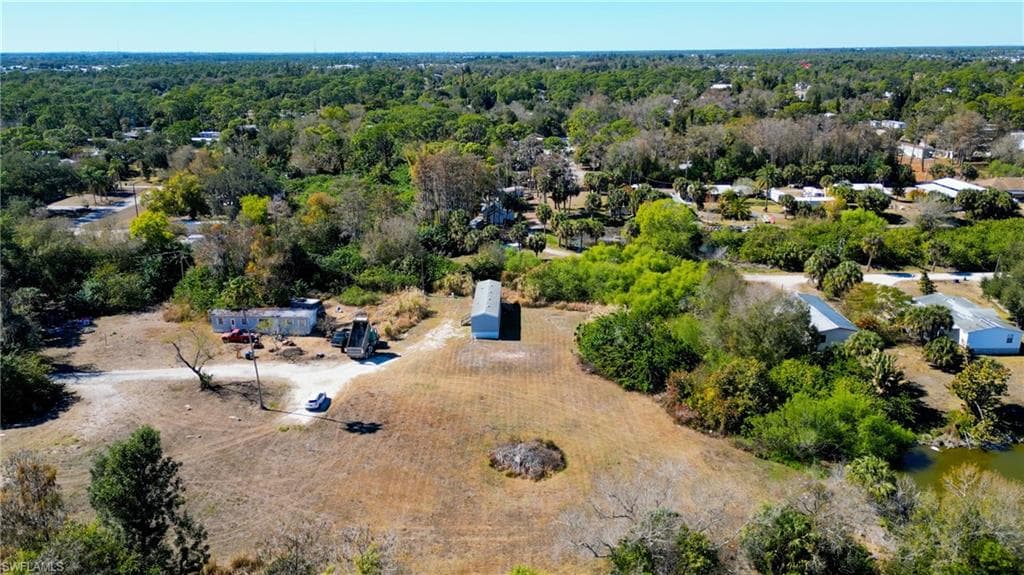 7711 Suncoast DR, NORTH FORT MYERS FL 33917-1