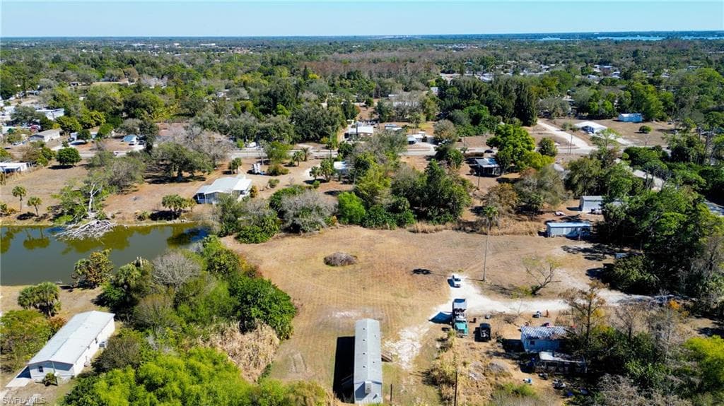 7711 Suncoast DR, NORTH FORT MYERS FL 33917-21