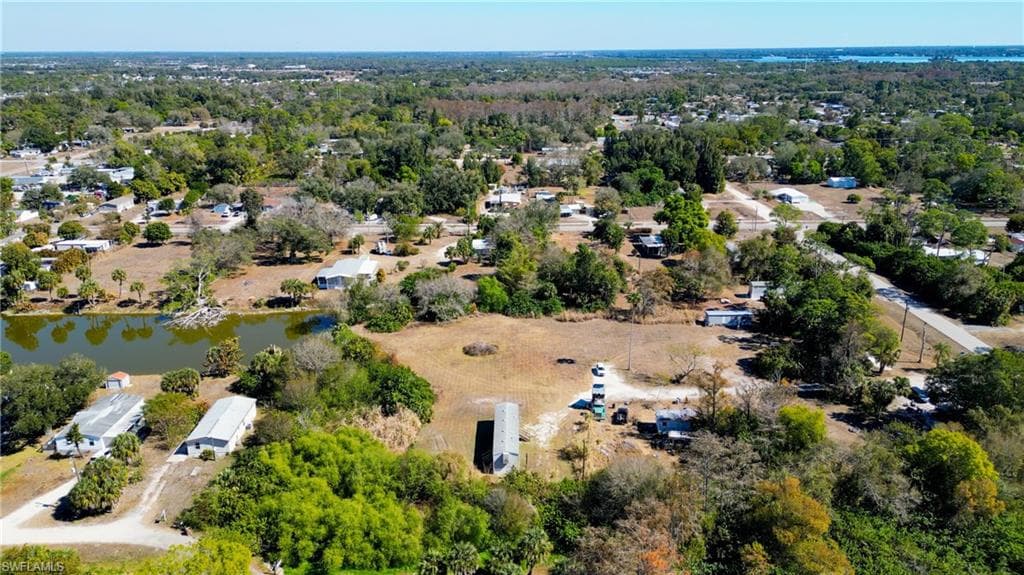 7711 Suncoast DR, NORTH FORT MYERS FL 33917-36