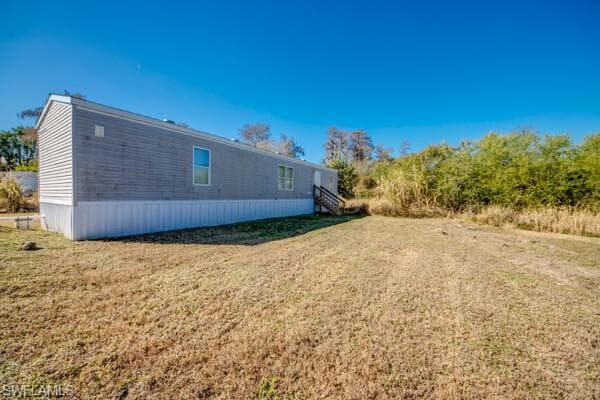 7711 Suncoast DR, NORTH FORT MYERS FL 33917-30