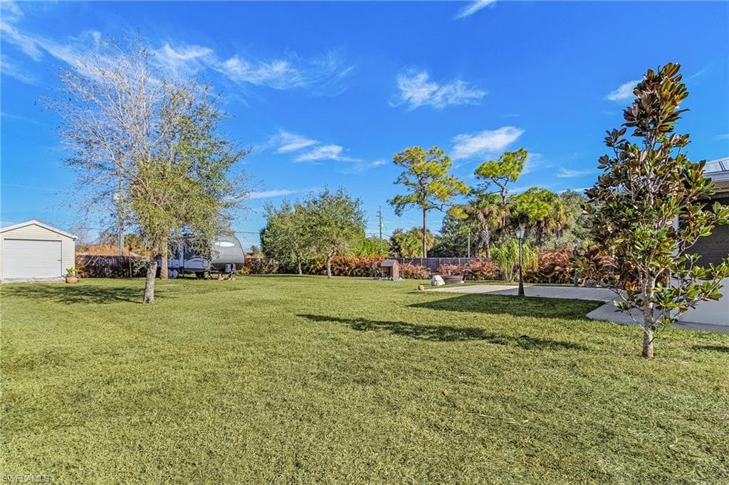 985 Quail Run, FORT DENAUD FL 33935-22