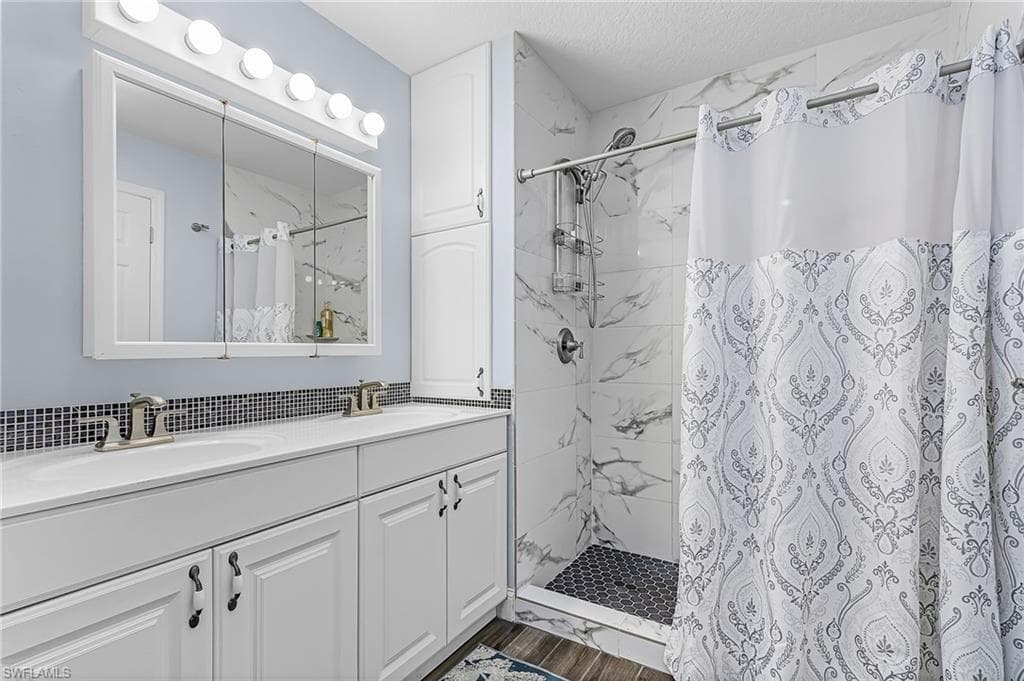 985 Quail Run, FORT DENAUD FL 33935-17