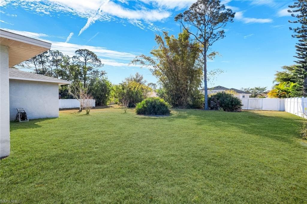 6740 Blake Pledger CT, NORTH FORT MYERS FL 33917-25