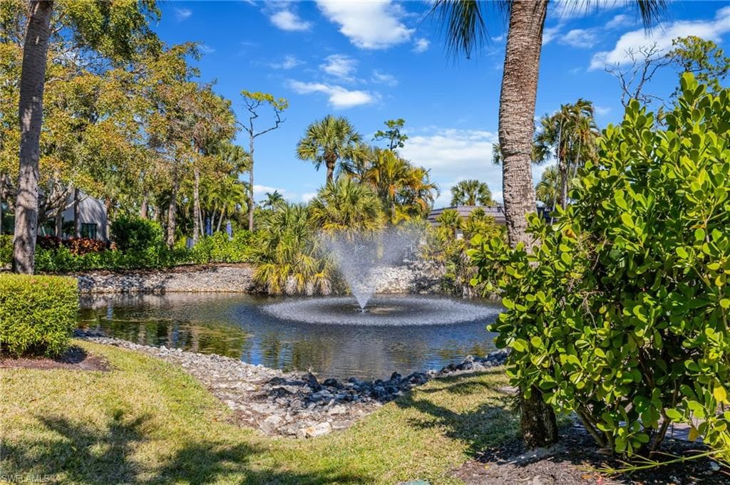 121 Bears Paw TRL, NAPLES FL 34105-26