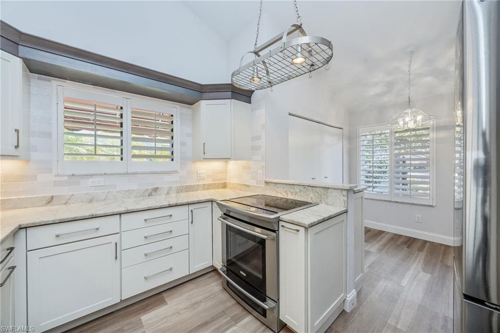 121 Bears Paw TRL, NAPLES FL 34105-4