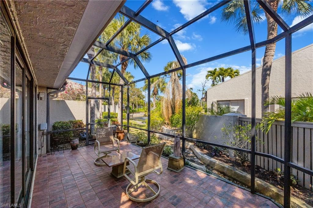 121 Bears Paw TRL, NAPLES FL 34105-8